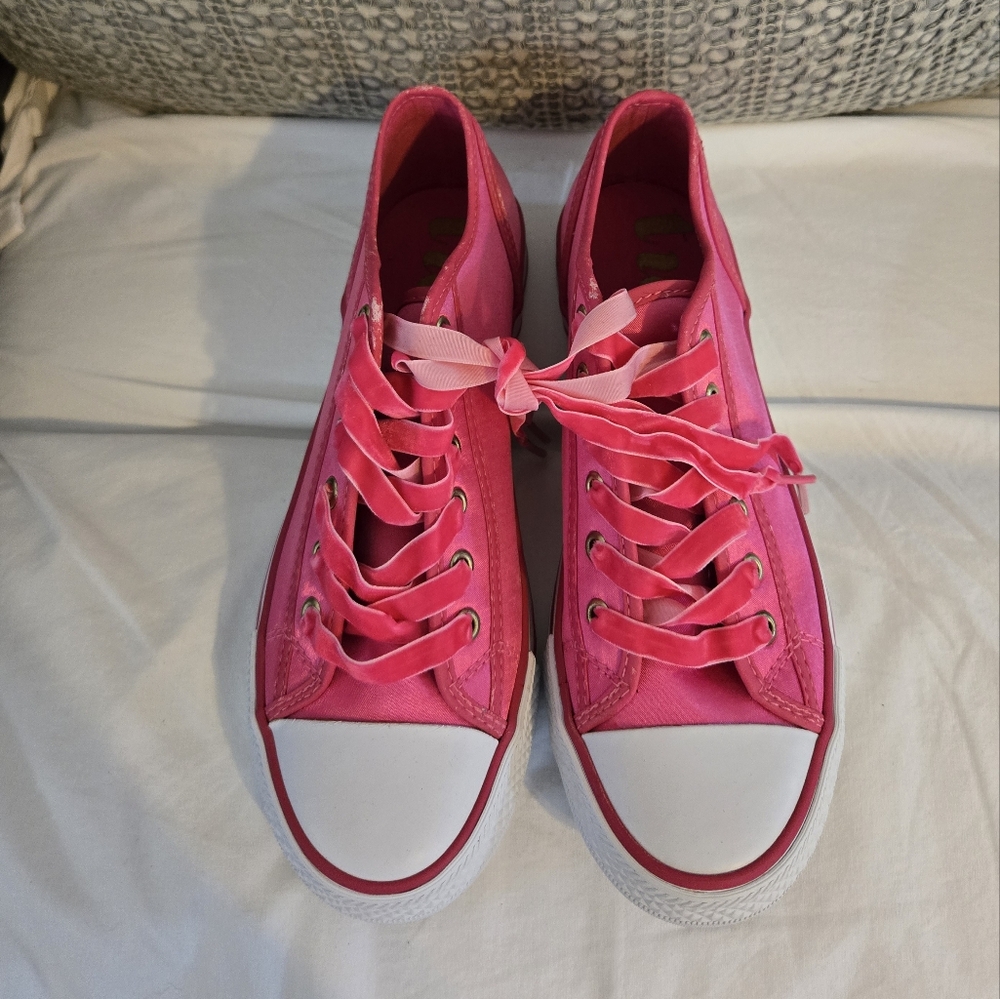 twiggy LONDON Pink Canvas Sneakers with Rubber Toe Caps